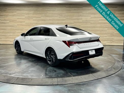 Used 2024 Hyundai Elantra Limited FWD image 14