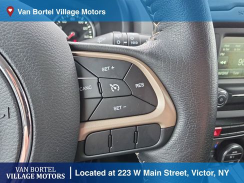 Used 2017 Jeep Renegade Limited w/ Safety & Security Group image 16