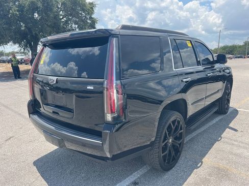 Used 2018 Cadillac Escalade Luxury AWD/4WD image 1