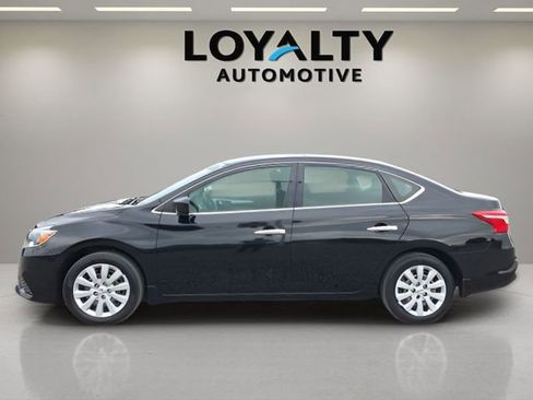 Used 2019 Nissan Sentra S image 2