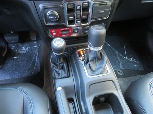 New 2023 Jeep Wrangler Rubicon w/ Steel Bumper Group image 22