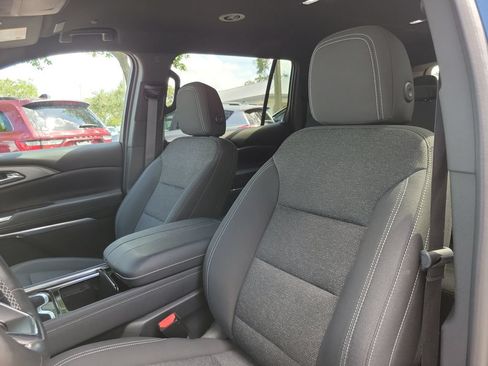 Used 2024 Chevrolet Traverse LS FWD image 16