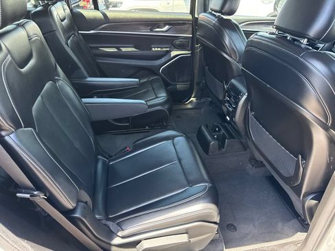 Certified 2021 Jeep Grand Cherokee L Limited AWD/4WD image 18
