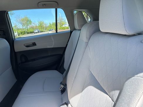 Used 2025 Toyota Corolla Cross L image 10