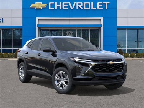 New 2026 Chevrolet Trax LS image 7