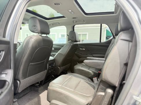 Used 2019 Chevrolet Traverse LT w/ LT Premium Package AWD/4WD image 14