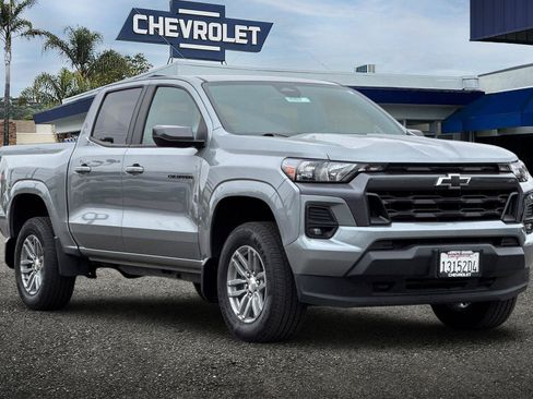 Used 2024 Chevrolet Colorado LT w/ LT Convenience Package AWD/4WD image 32