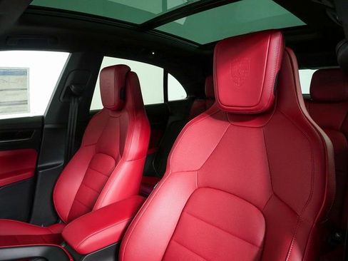 New 2026 Porsche Macan 4 Electric image 5