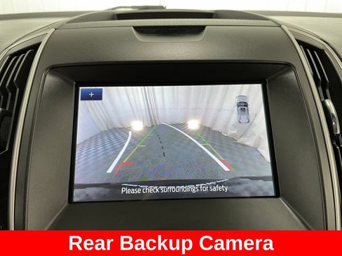 Used 2020 Ford Edge SEL w/ Cold Weather Package AWD/4WD image 3