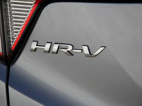 Used 2021 Honda HR-V LX image 9