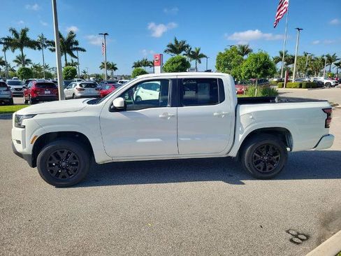 Certified 2023 Nissan Frontier SV AWD/4WD image 8