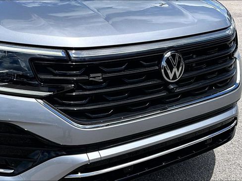 Used 2024 Volkswagen Atlas SEL Premium R-Line AWD/4WD image 11