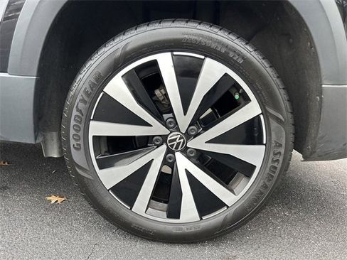 Used 2022 Volkswagen Taos SE image 26