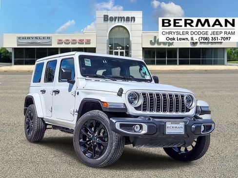 Used 2025 Jeep Wrangler Unlimited Sahara w/ Safety Group AWD/4WD image 1