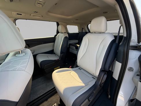 New 2027 Kia Carnival SX FWD image 22