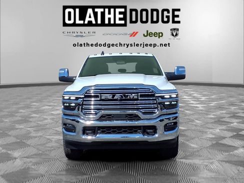 New 2026 RAM 2500 Laramie AWD/4WD image 32