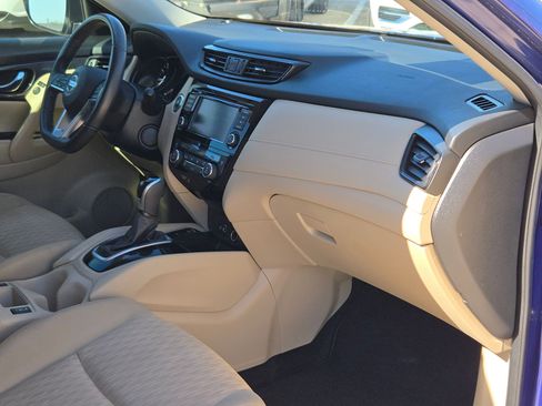 Used 2019 Nissan Rogue SV w/ Premium Package image 28