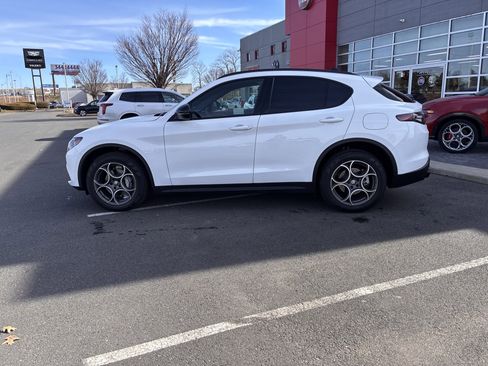 New 2026 Alfa Romeo Stelvio Sprint image 6