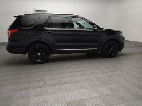 Used 2019 Ford Explorer XLT w/ Equipment Group 201A FWD image 10
