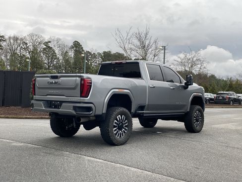 Used 2024 GMC Sierra 2500 Denali Ultimate image 3