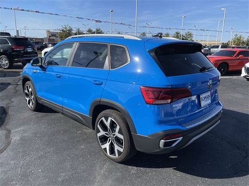 Used 2023 Volkswagen Taos SEL image 3