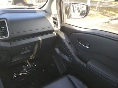 Used 2024 Nissan Frontier SL w/ Technology Package RWD image 16