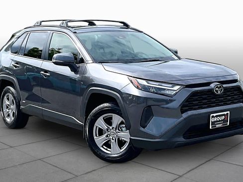 Used 2025 Toyota RAV4 XLE AWD/4WD image 3