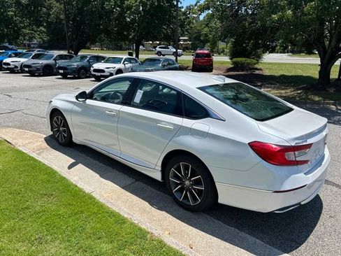 Used 2022 Honda Accord EX-L image 5