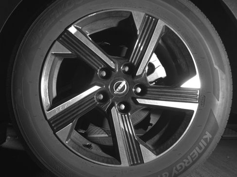 Used 2025 Nissan Sentra SV FWD image 14