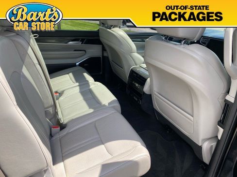 Used 2022 Jeep Wagoneer Series II w/ Premium Group I AWD/4WD image 16