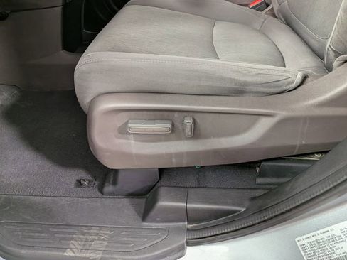 Used 2018 Honda Odyssey LX image 12