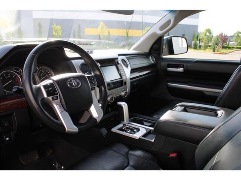 Used 2016 Toyota Tundra Limited w/ Limited Premium Package AWD/4WD image 9