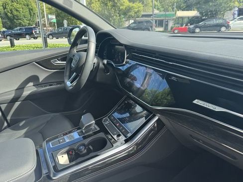 Used 2024 Audi Q8 Premium Plus image 31
