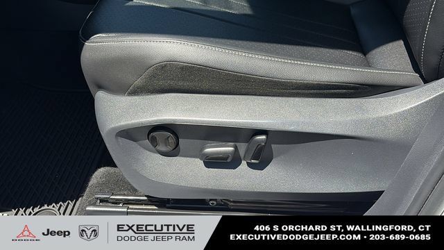 Used 2023 Volkswagen Tiguan SE R-Line AWD/4WD image 10