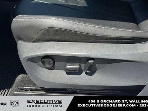 Used 2023 Volkswagen Tiguan SE R-Line AWD/4WD image 10