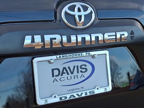 Used 2024 Toyota 4Runner TRD Off-Road Premium image 33