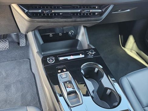 Used 2025 Audi Q6 e-tron Premium w/ Convenience Package image 11