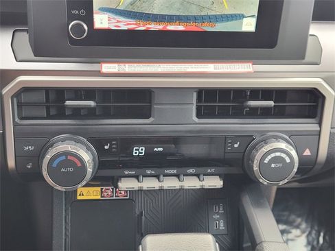 Used 2025 Toyota 4Runner TRD Off-Road image 14