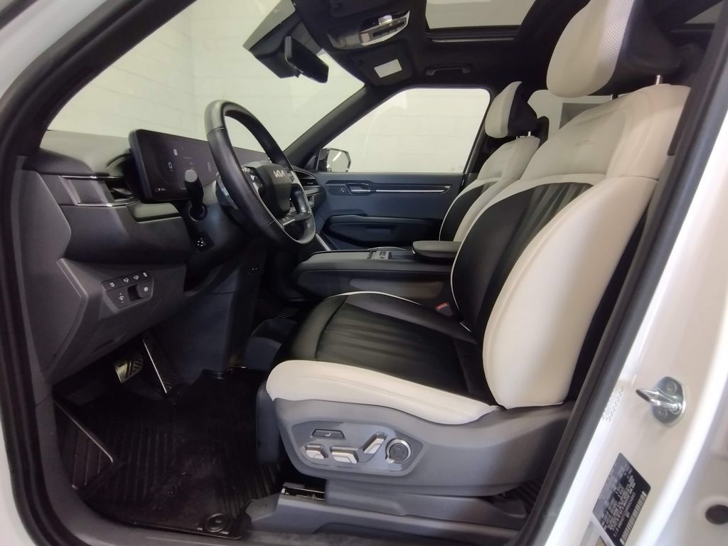 Used 2024 Kia EV9 GT-Line AWD/4WD image 26