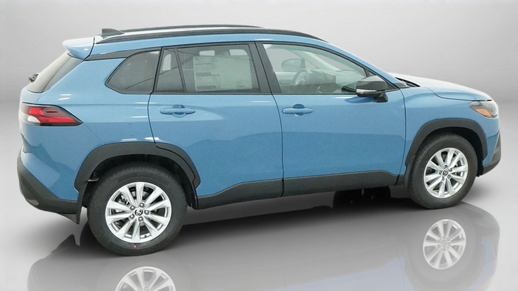 New 2026 Toyota Corolla Cross LE w/ Moonroof Package FWD image 8