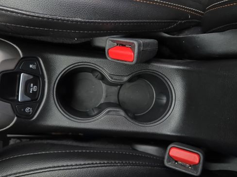 Used 2020 Jeep Compass Latitude FWD image 32