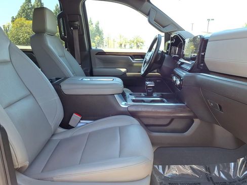 Used 2022 GMC Sierra 1500 SLT w/ SLT Premium Package AWD/4WD image 8