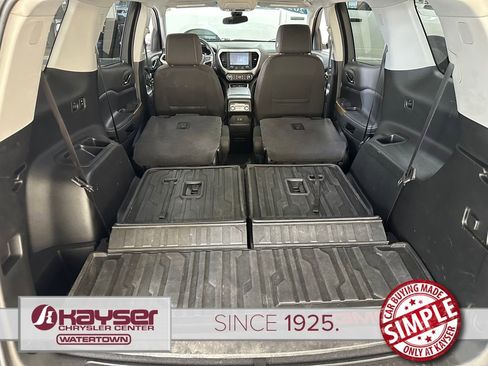 Used 2022 GMC Acadia SLE w/ LPO, Floor Liner Package AWD/4WD image 40