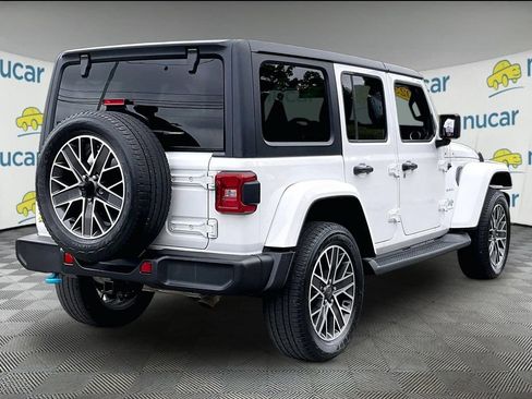 Used 2023 Jeep Wrangler Unlimited Sahara w/ Cold Weather Group AWD/4WD image 6