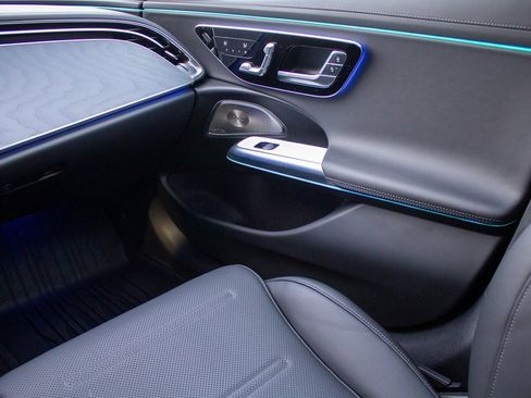 Used 2025 Mercedes-Benz E 53 AMG e 4MATIC Sedan w/ Driver Assistance Package image 20