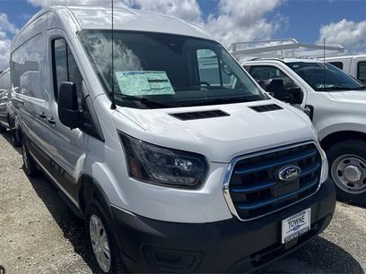New 2025 Ford E-Transit 148 Medium Roof