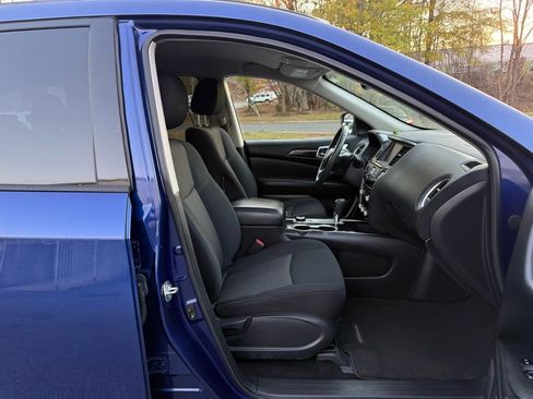 Used 2018 Nissan Pathfinder SV image 30