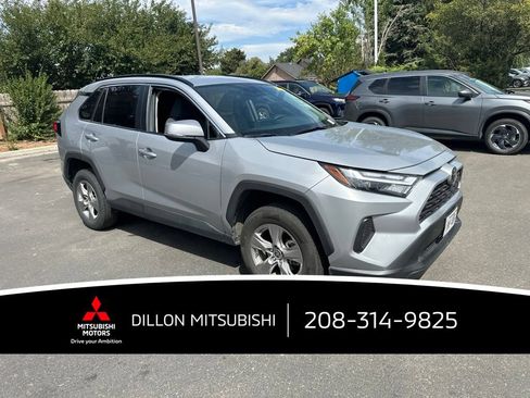 Used 2025 Toyota RAV4 XLE AWD/4WD image 12