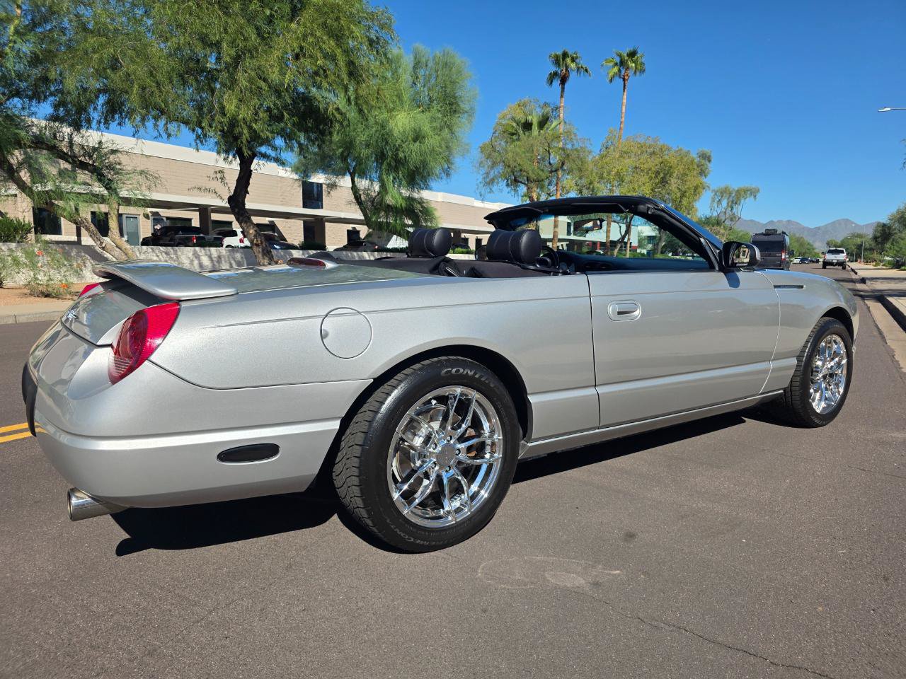 Used 2005 Ford Thunderbird RWD image 36