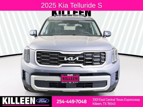 Used 2025 Kia Telluride S image 2